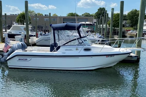 21ft Boston Whaler Yacht For Sale