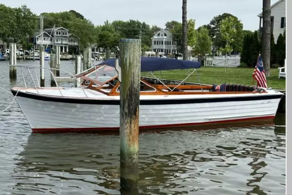 Sydney 26ft Lyman Yacht For Sale