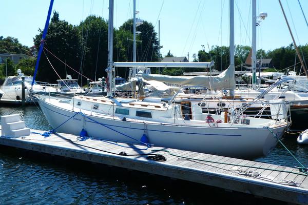 35-ft-Hinterhoeller-1981-Niagara-Seawind-Portsmouth Rhode Island United States yacht for sale