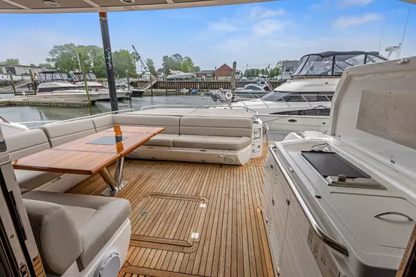 2015 Sunseeker 68