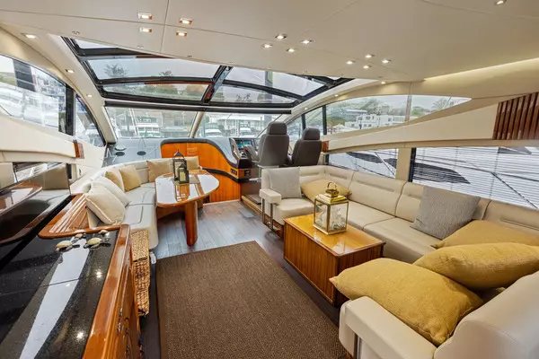 2015 Sunseeker 68
