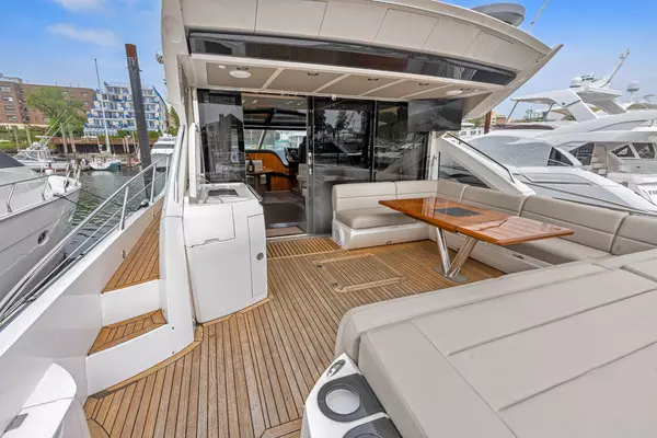 2015 Sunseeker 68