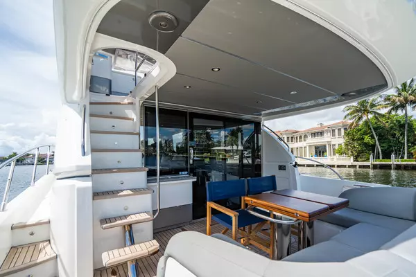 2018 Princess 62