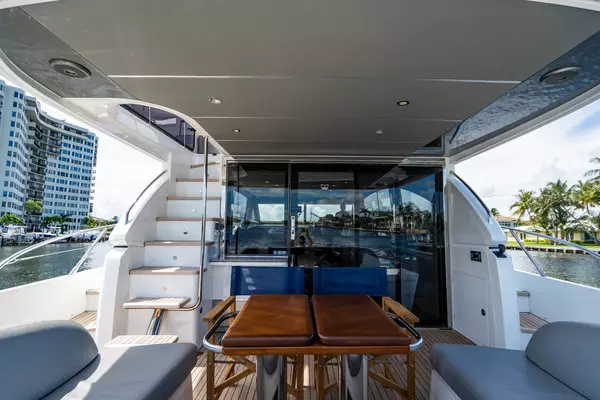 2018 Princess 62