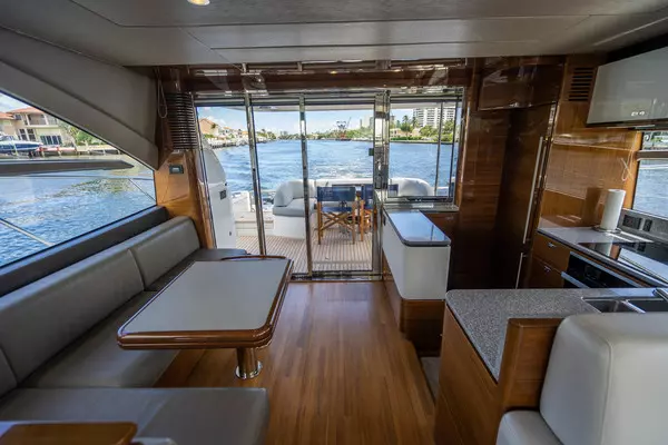 2018 Princess 62