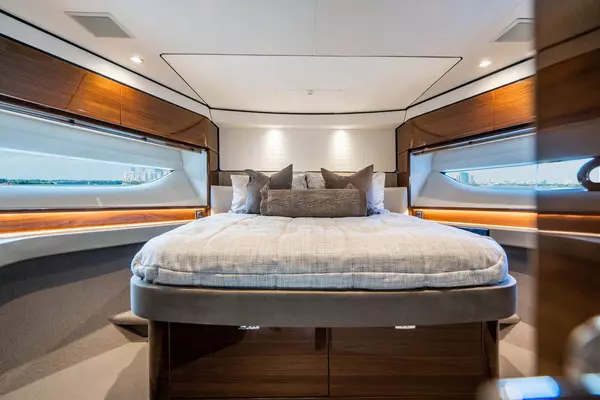 2018 Princess 62