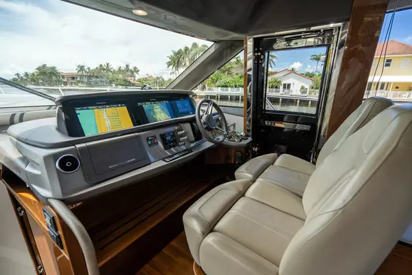 2018 Princess 62