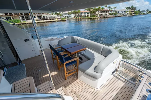 2018 Princess 62