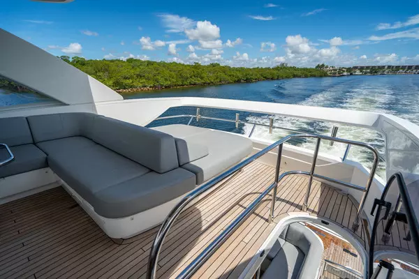 2018 Princess 62