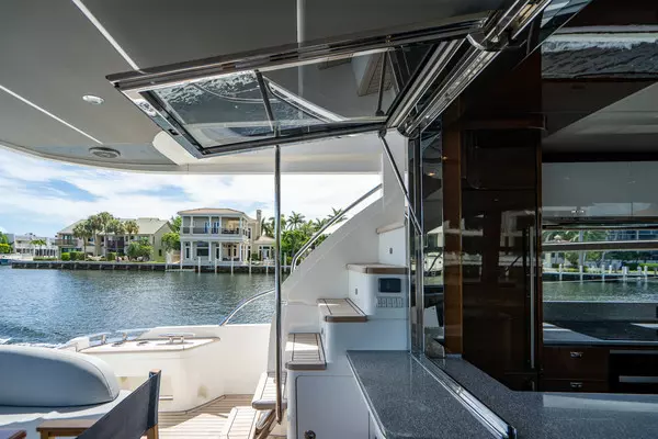 2018 Princess 62