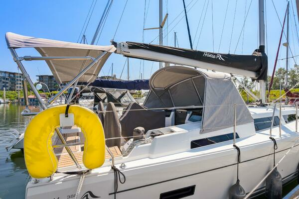 Hanse 388 Yacht For Sale
