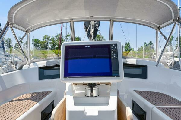 Hanse 388 Yacht For Sale