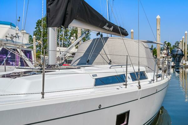Hanse 388 Yacht For Sale