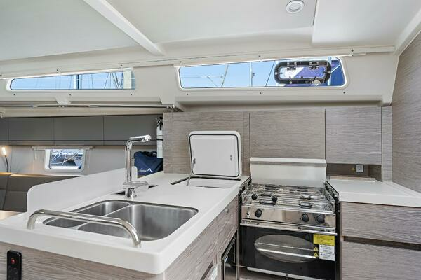 Hanse 388 Yacht For Sale