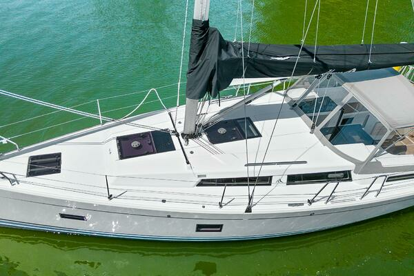 Hanse 388 Yacht For Sale