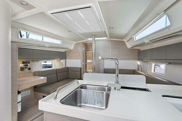 Hanse 388 Yacht For Sale