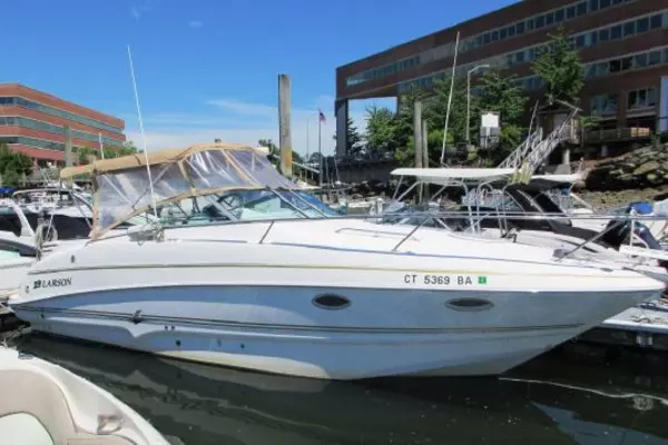 28ft Larson Yacht For Sale