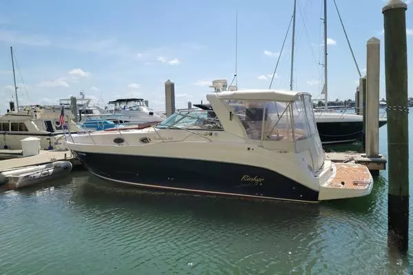 Photo of the 2005 Rinker Fiesta Vee 342