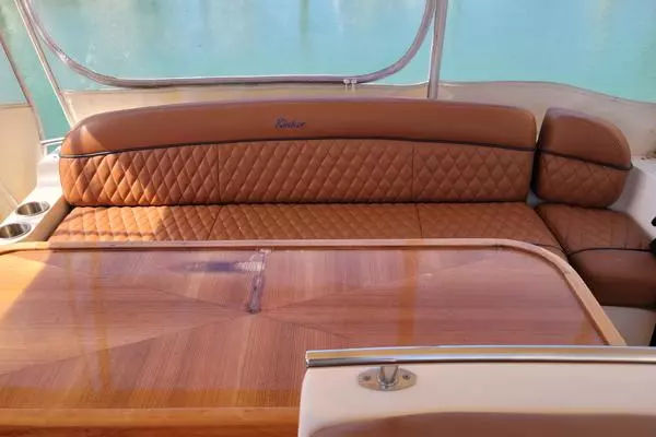 2005 Rinker 34