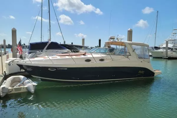 Photo of the 2005 Rinker Fiesta Vee 342