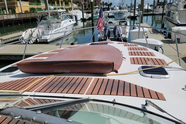 Photo of the 2005 Rinker Fiesta Vee 342