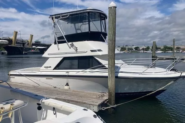 Shared Pleasure II 29ft Phoenix Yacht For Sale