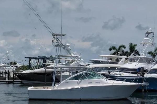 35-ft-Cabo-2005-REEL LEGENDS-Bradenton Florida United States yacht for sale