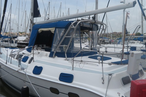 43-ft-HUNTER MARINE-2002-420 cc-DOBBERS NEST -Kemah Texas United States yacht for sale