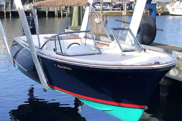 Photo of the 2016 Vanquish 26 Runabout "Baby Grand"