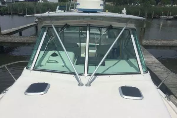 Photo of the 2000 Pursuit 3000 "Hot Pursuit"