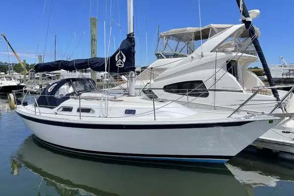 SOMIE 28ft Ericson Yacht For Sale