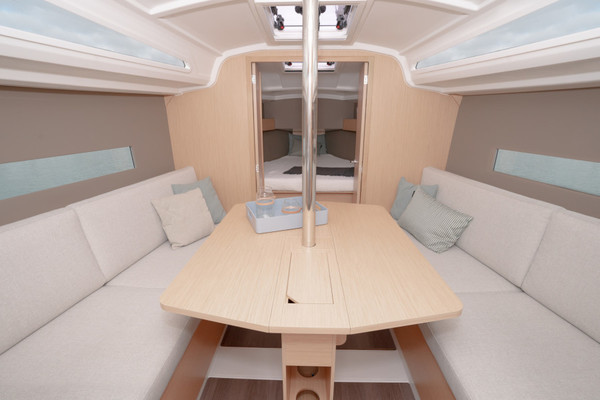 132 30ft Beneteau Yacht For Sale