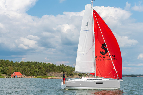 132 30ft Beneteau Yacht For Sale