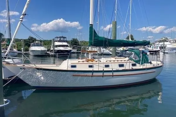 Gimlet 34ft Pacific Seacraft Yacht For Sale