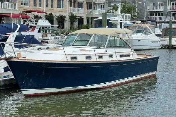 Adventuresome 36ft Sabre Yacht For Sale