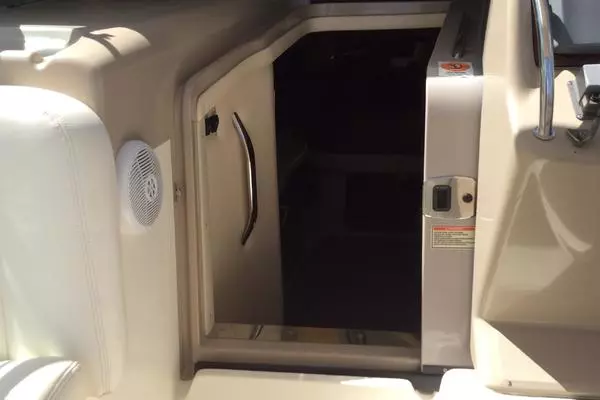 Photo of the 2003 Sea Ray 320