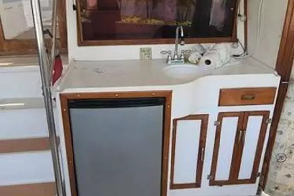 Photo of the 1989 Heritage East Sundeck Trawler