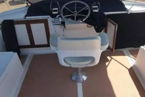 Photo of the 1989 Heritage East Sundeck Trawler