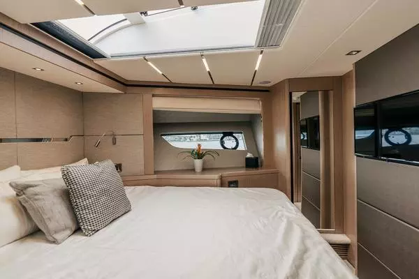2018 Sunseeker 68