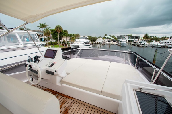 2022 Ferretti Yachts 55