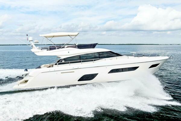 2022 Ferretti Yachts 550
