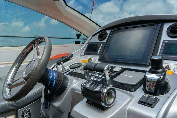 2013 Azimut 58