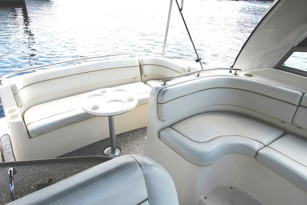 QUEENS BLVD 32ft Rinker Yacht For Sale