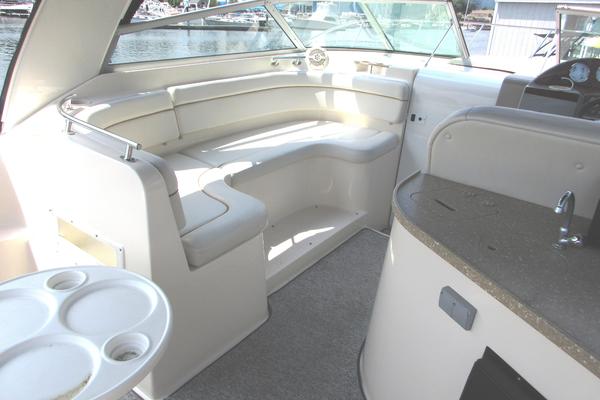 QUEENS BLVD 32ft Rinker Yacht For Sale