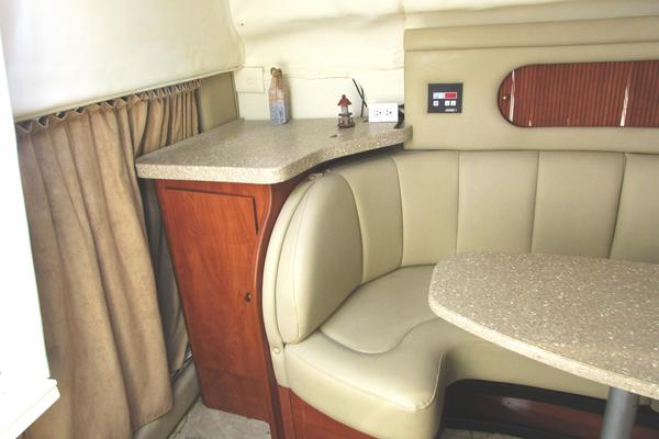 QUEENS BLVD 32ft Rinker Yacht For Sale