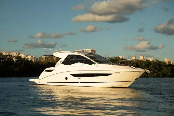 2019 Sea Ray 35