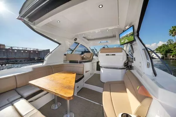 2019 Sea Ray 35