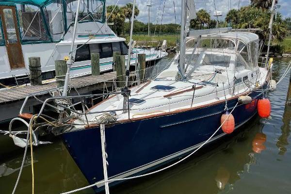 42-ft-Beneteau-2003- 42 Center Cockpit-SLO DESIRE-Titusville Florida United States yacht for sale