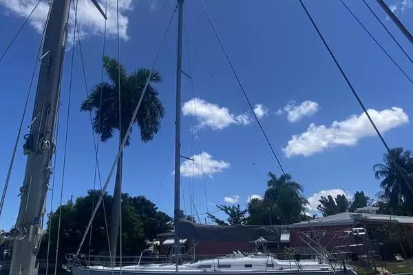 Photo of the 2004 Beneteau 473