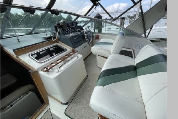 Bay Dancer 34ft Sea Ray Yacht For Sale